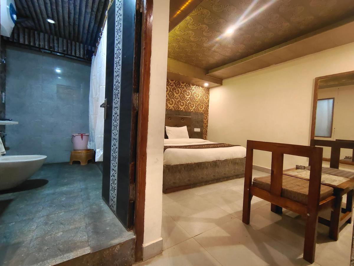 Mountain Zest-simla Royale Near Mall Road-free Pickup From Railway Station Shimla