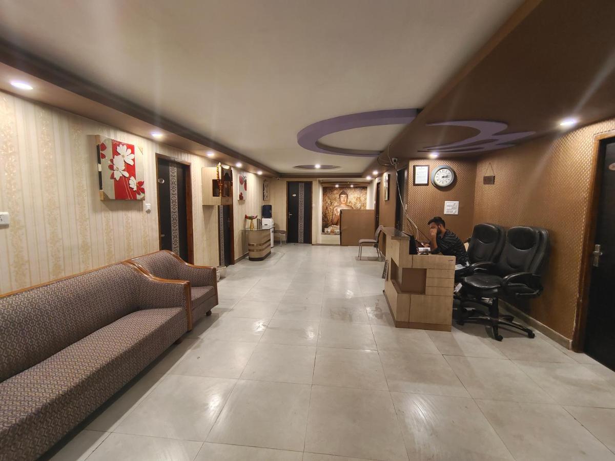Mountain Zest-simla Royale Near Mall Road-free Pickup From Railway Station होटल 2*